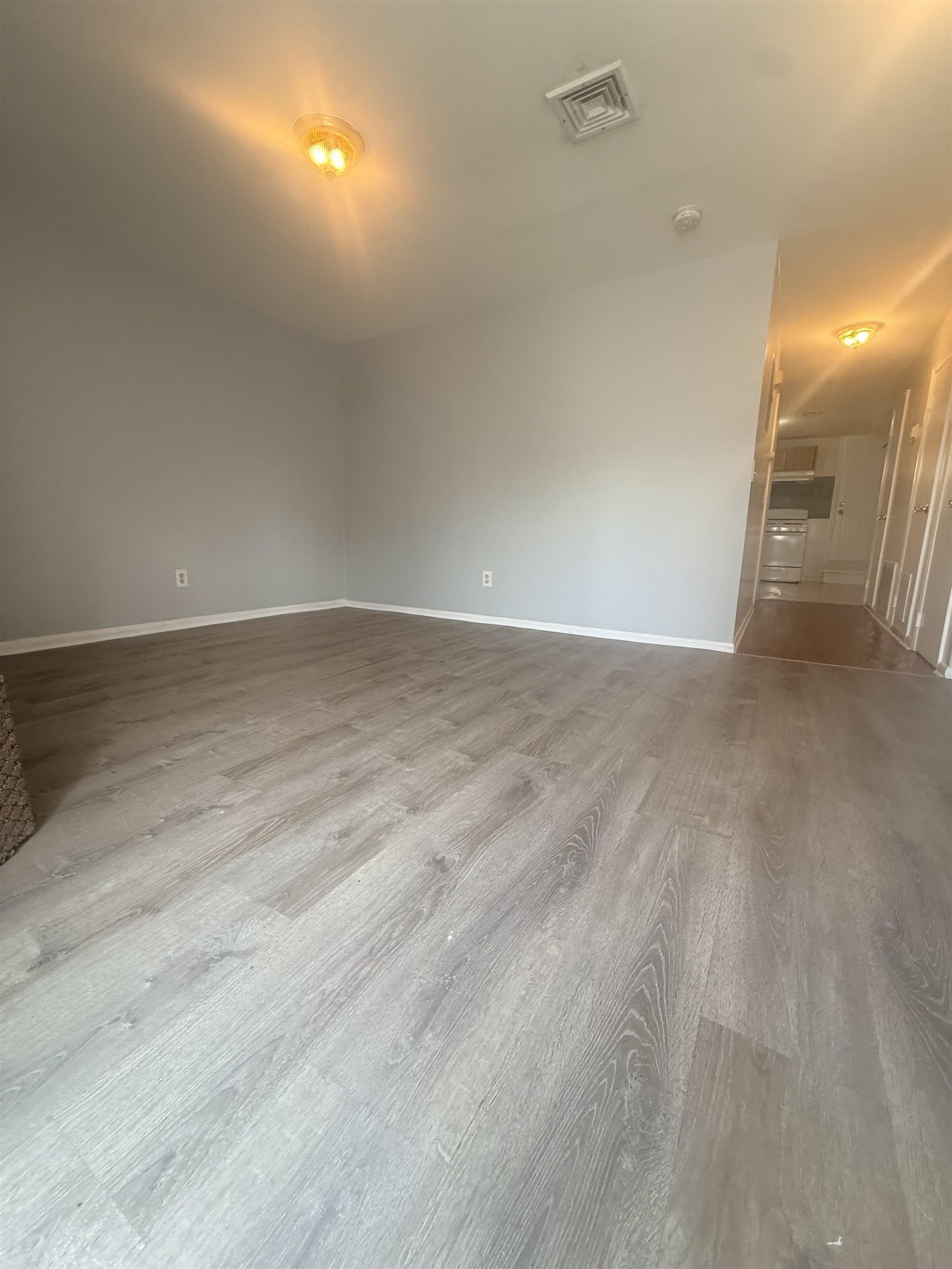 592 Bramhall Ave – photo 3
