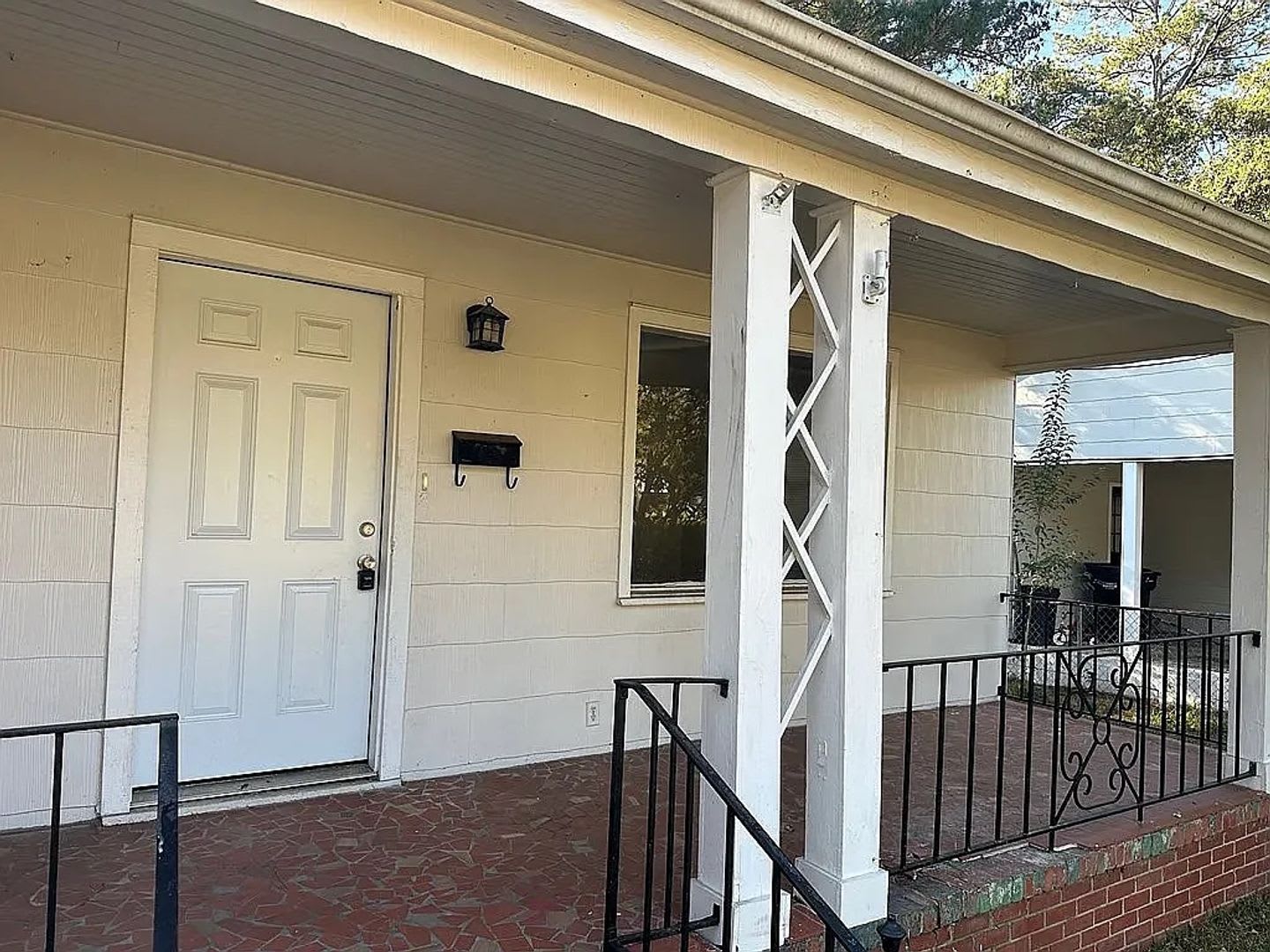 2 Bedroom, 1 Bath Home for Rent – photo 3