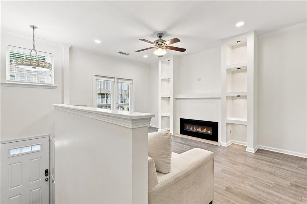 1465 Liberty Parkway NW – photo 2