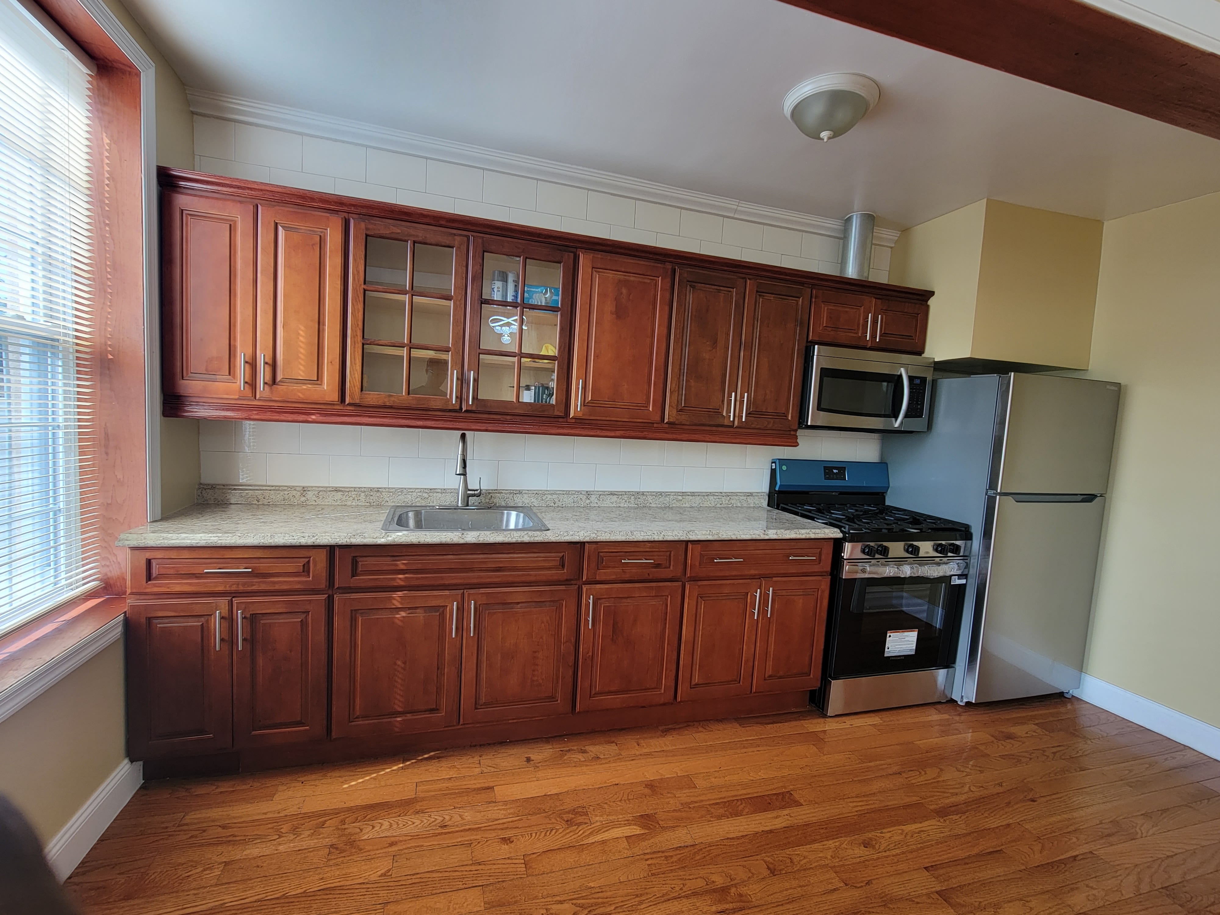 214 Moffat St – photo 3