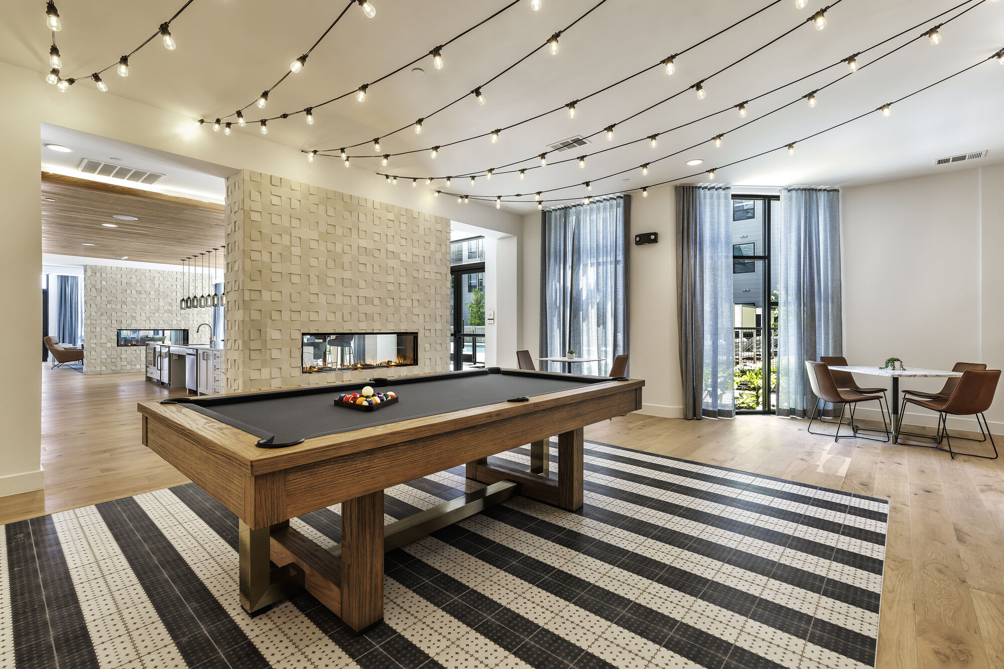 Crosstown – photo 4