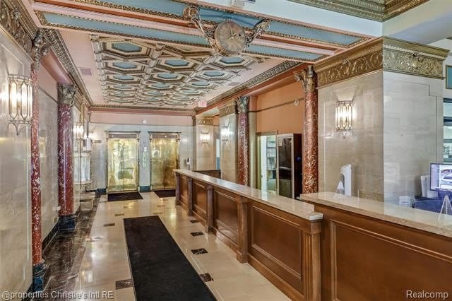 15 E KIRBY ST – photo 3