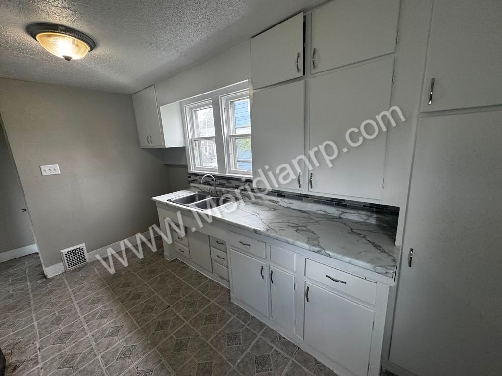 3015 Holton Avenue – photo 4