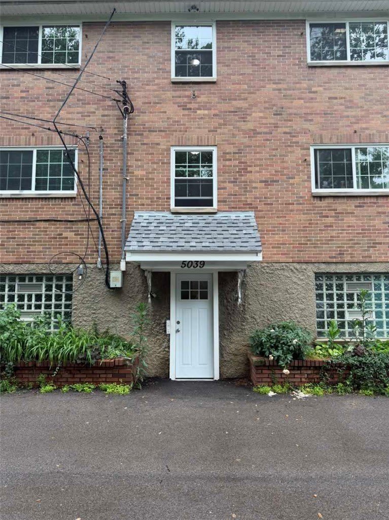 5039 Far Hills Avenue – photo 1