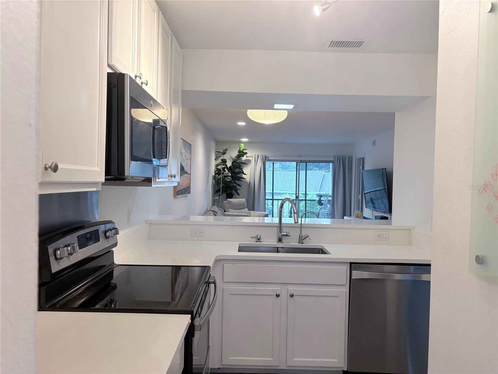 2806 PLAZA TERRACE Drive – photo 3