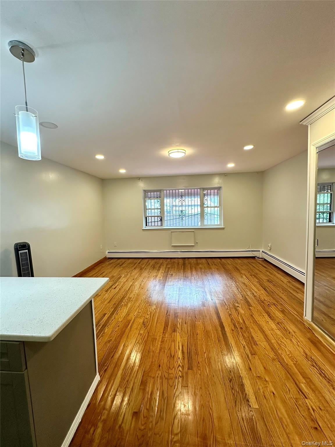 2190 De Reimer Avenue – photo 2