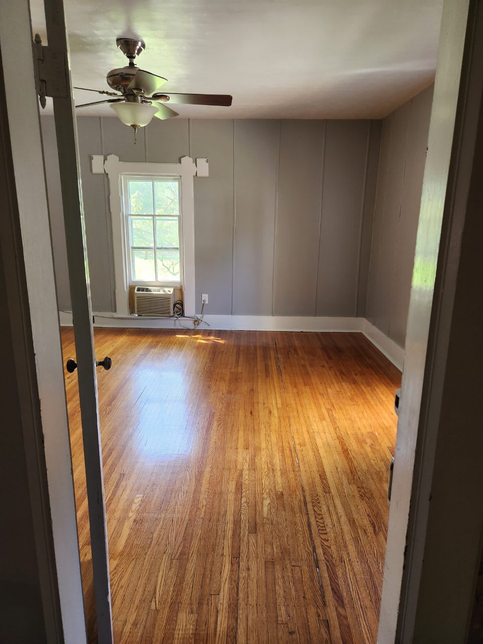 632 E Seminary St – photo 5