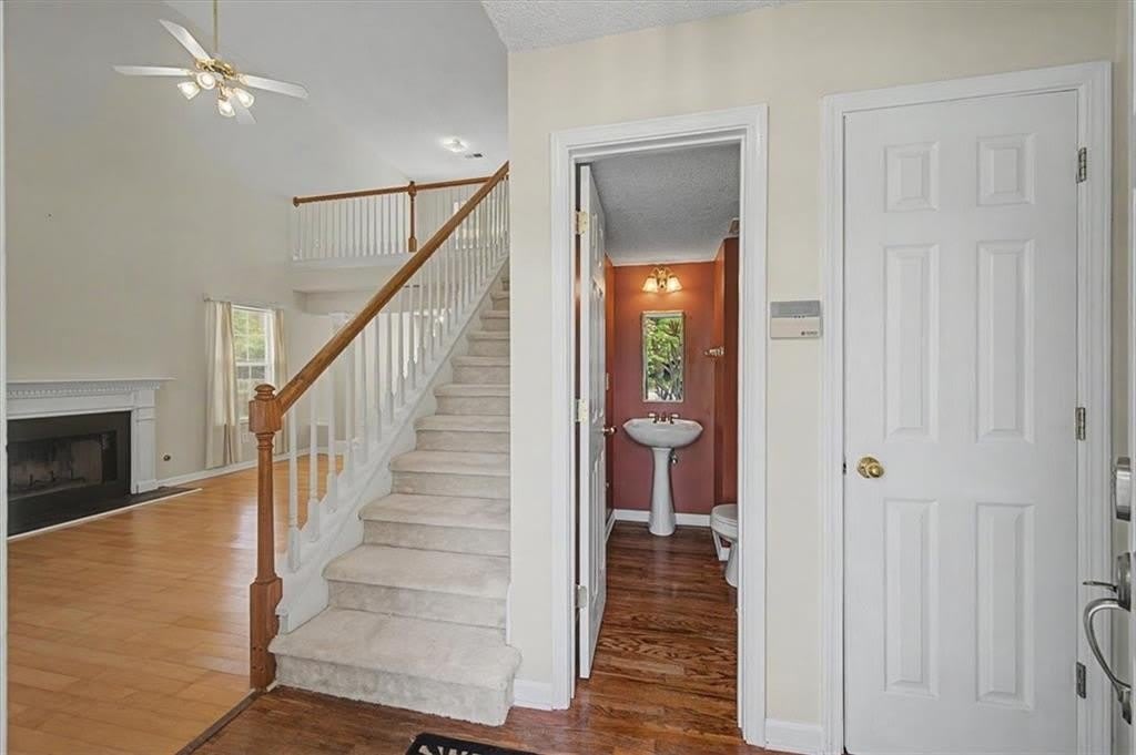 2025 Baramore Oaks Drive – photo 4