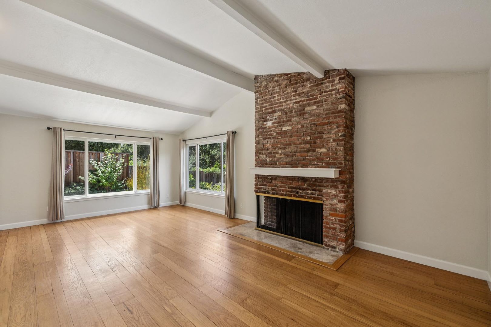 Classic Atherton Home in the Coveted Las Lomitas School District – photo 4