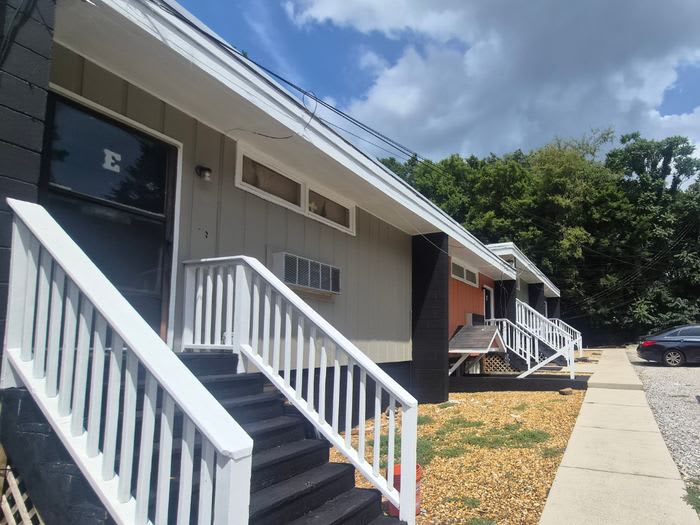 1411 Highland Avenue Southeast – photo 2