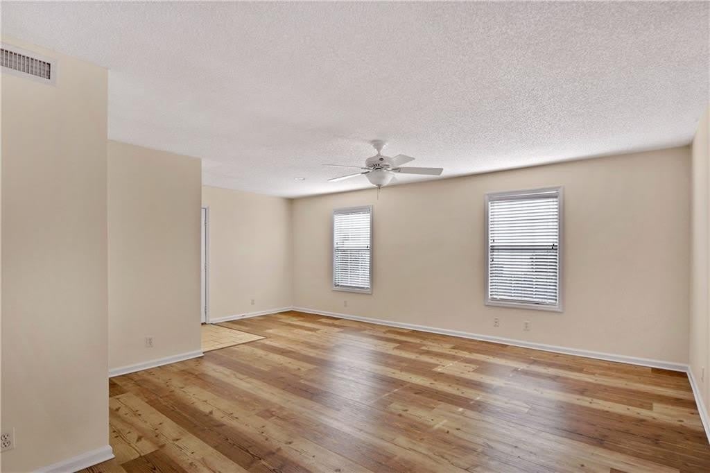 907 E Island Square Drive – photo 3