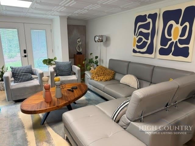 447 Oakwood Road – photo 3