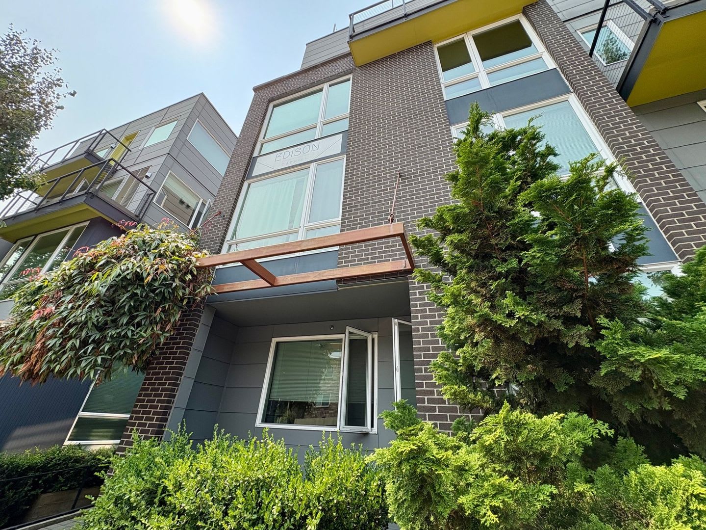 Capitol Hill Condominium ~ Edison – photo 3