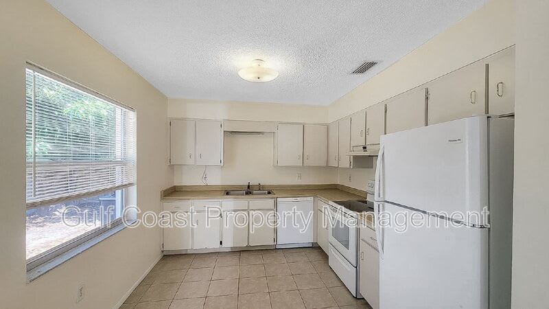 1001 25th Street West – photo 4