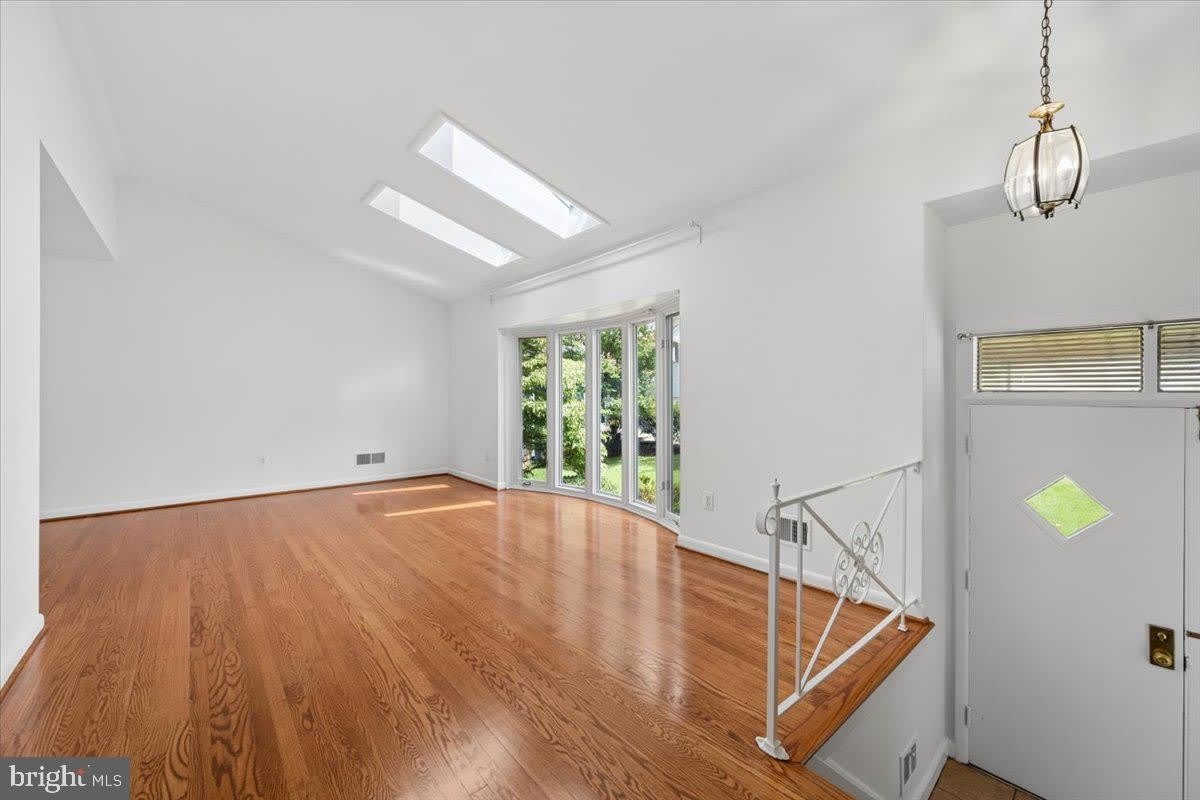 9202 WILMETT Court – photo 4