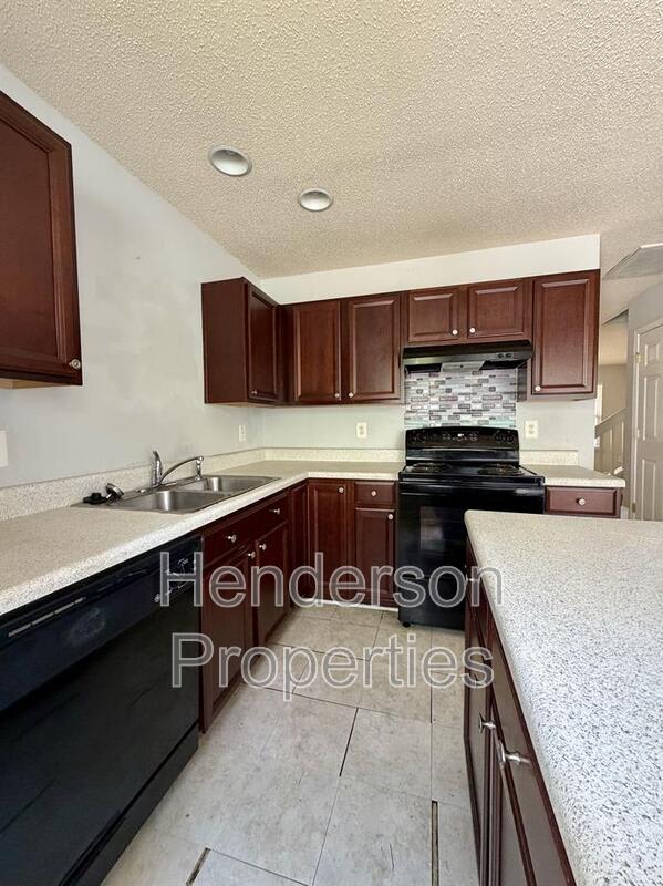 17121 Greenlawn Hills Ct – photo 4
