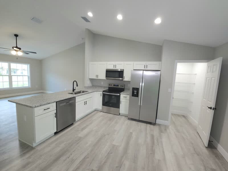 1749 W Lorraine Dr – photo 3