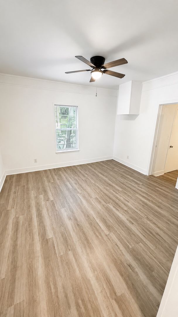 2/1 home; newly updated; WATER PAID! – photo 3