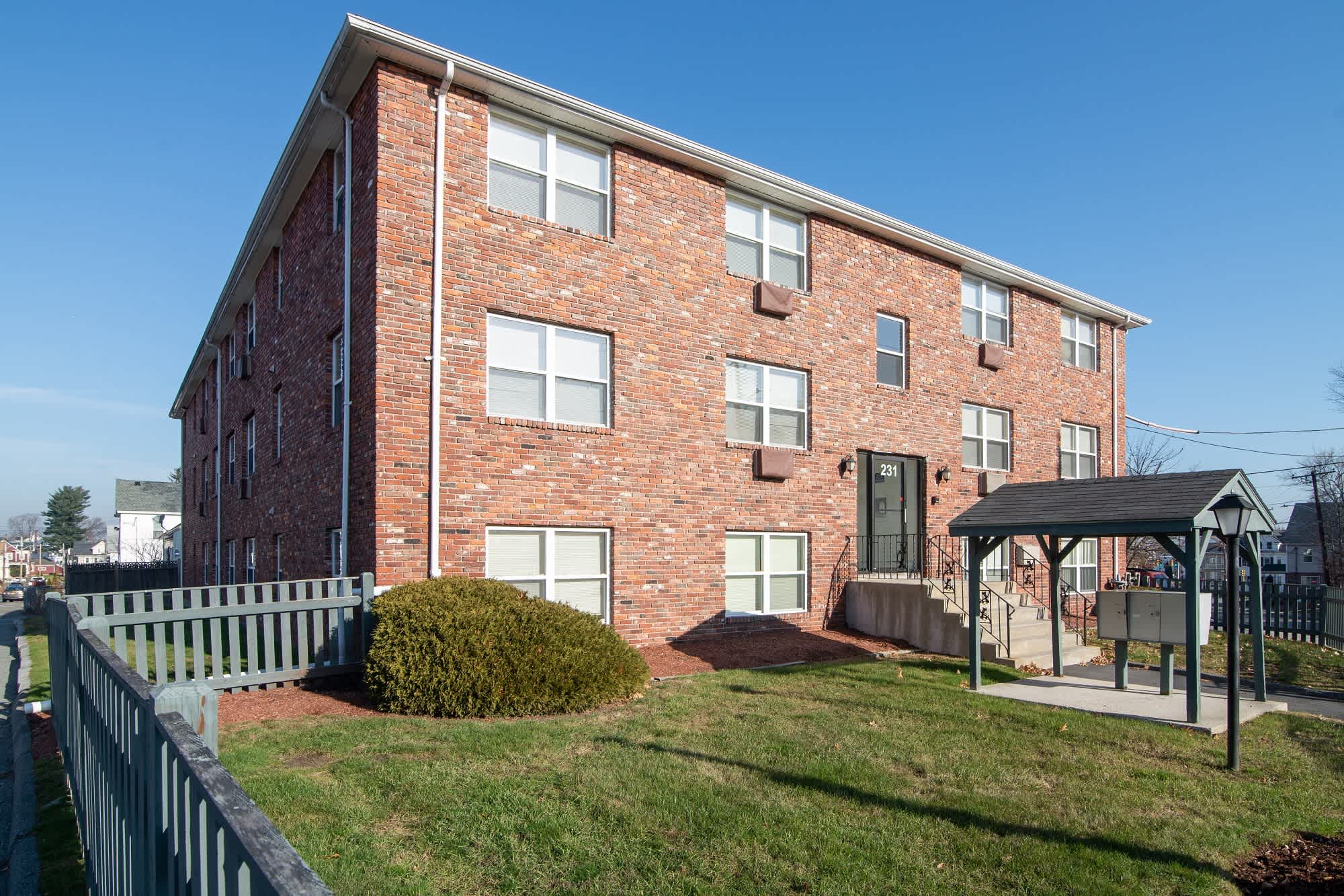 Edgewood Gardens Embassy And Wilder – photo 3