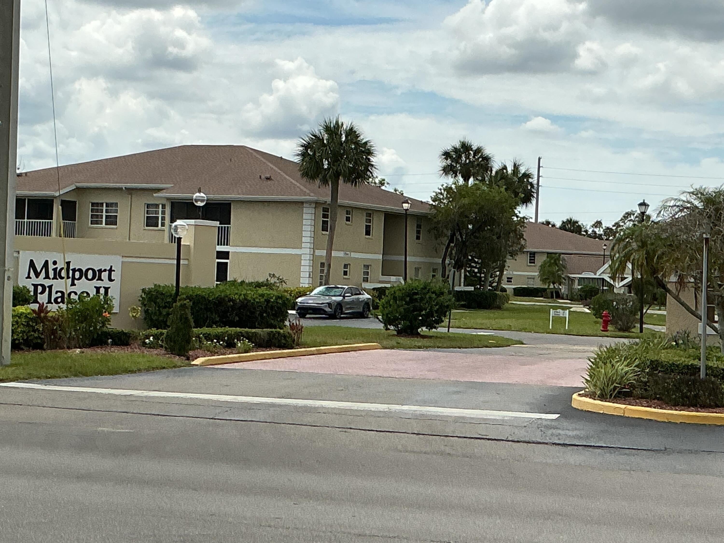 1550 Se Royal Green Circle – photo 2
