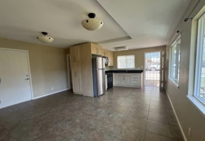 2814 HENRY ST #A – photo 2