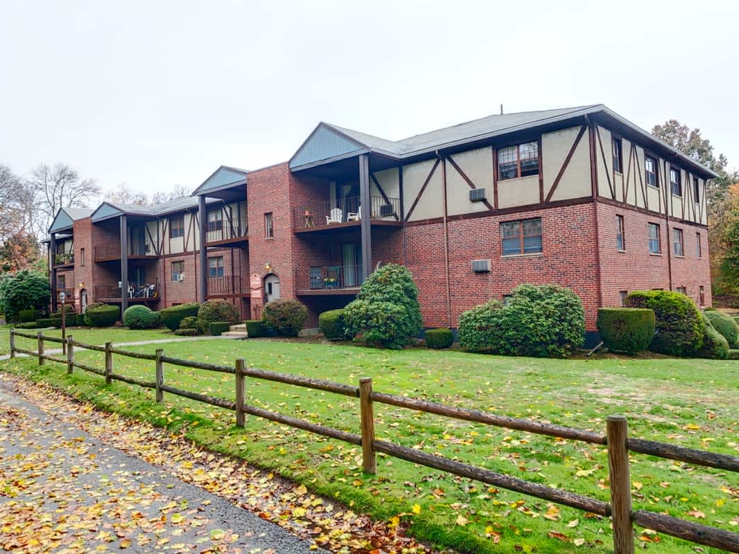 Elmwood Park – photo 1