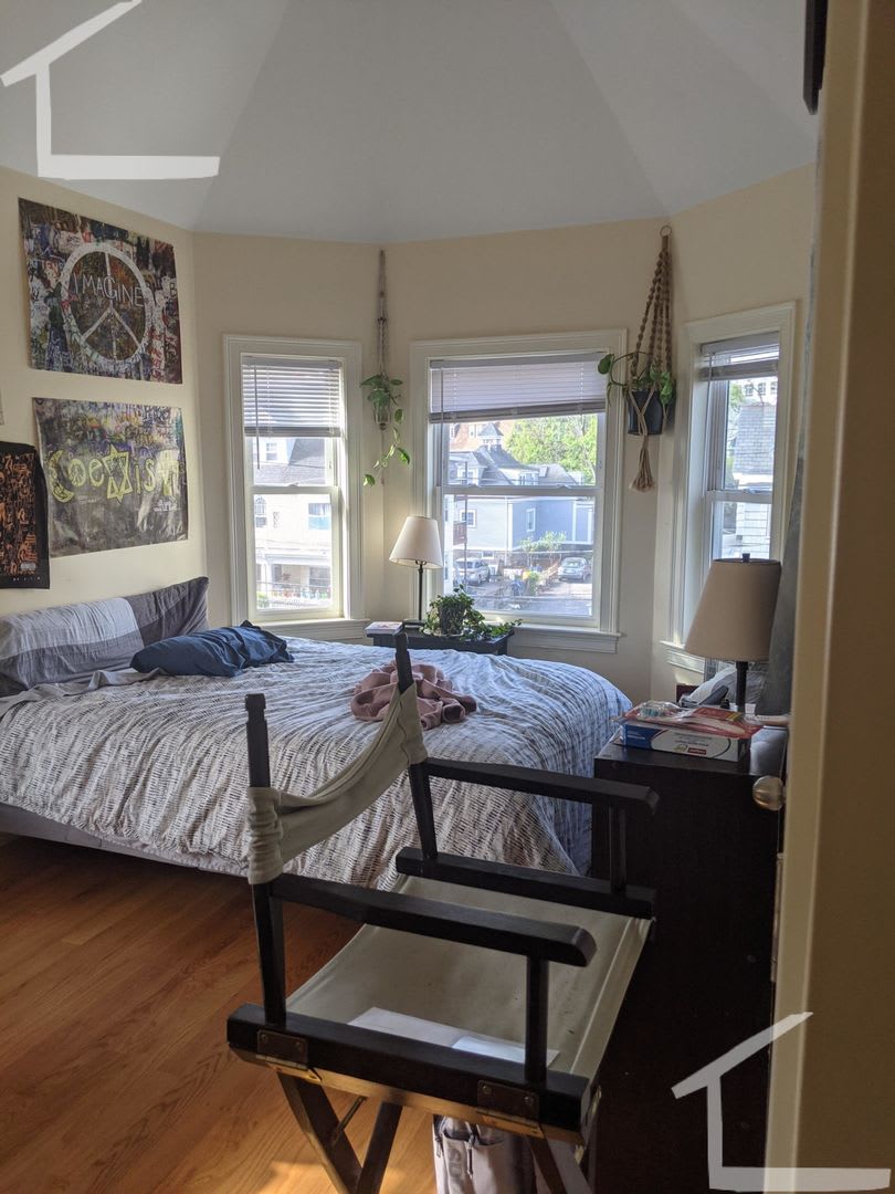 Fully Renovated 4-Bed Gem in Brighton! – photo 1