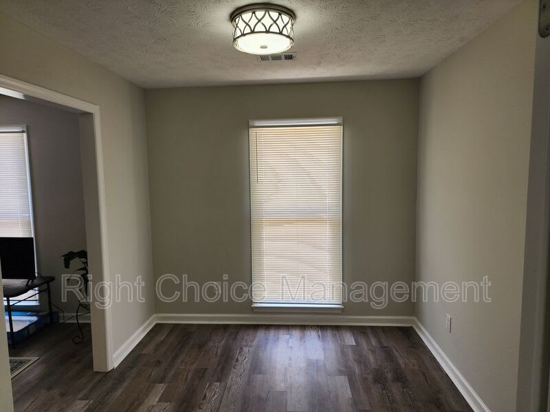 3034 Lansing Ave – photo 2