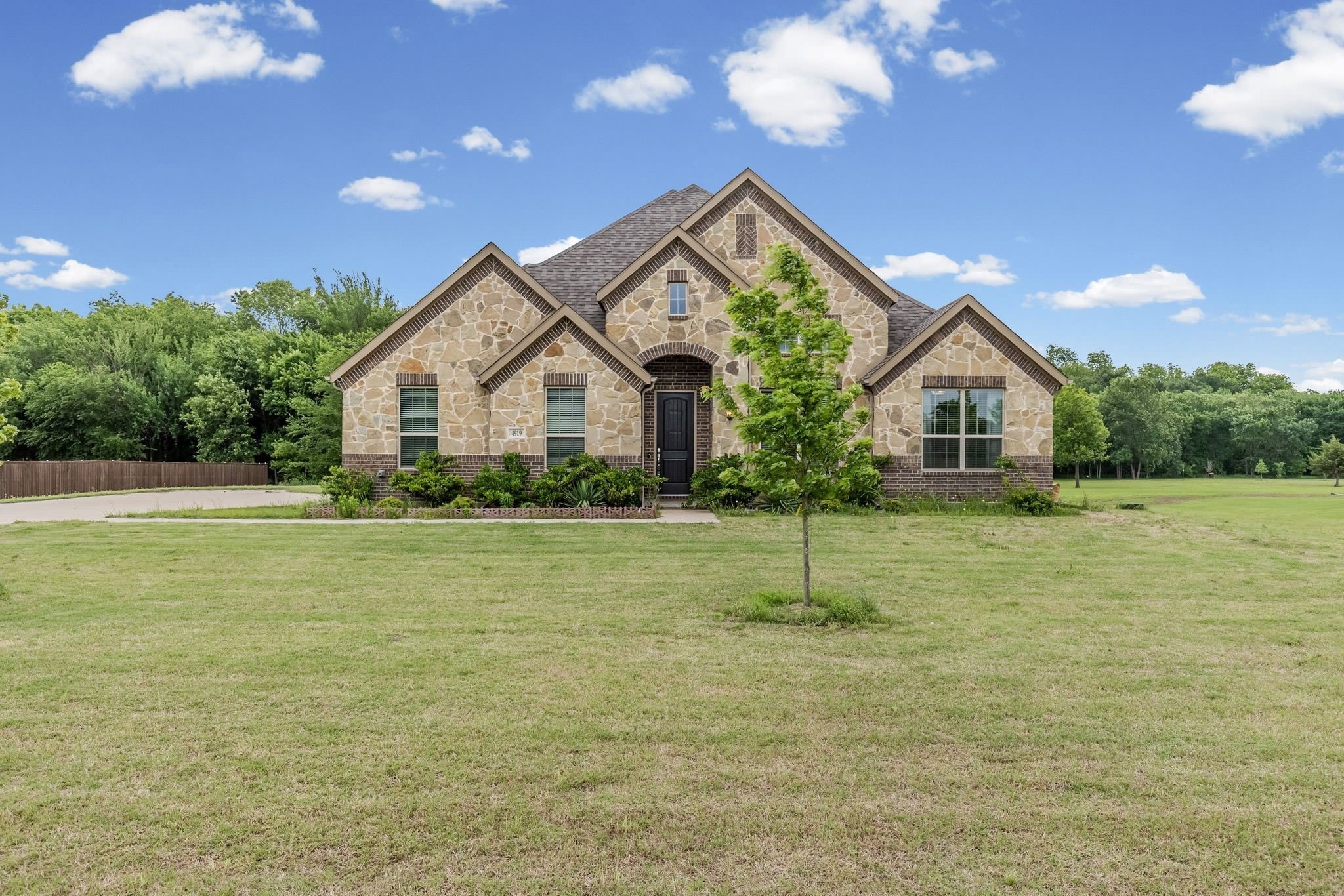 4919 Elizabeth Way – photo 3