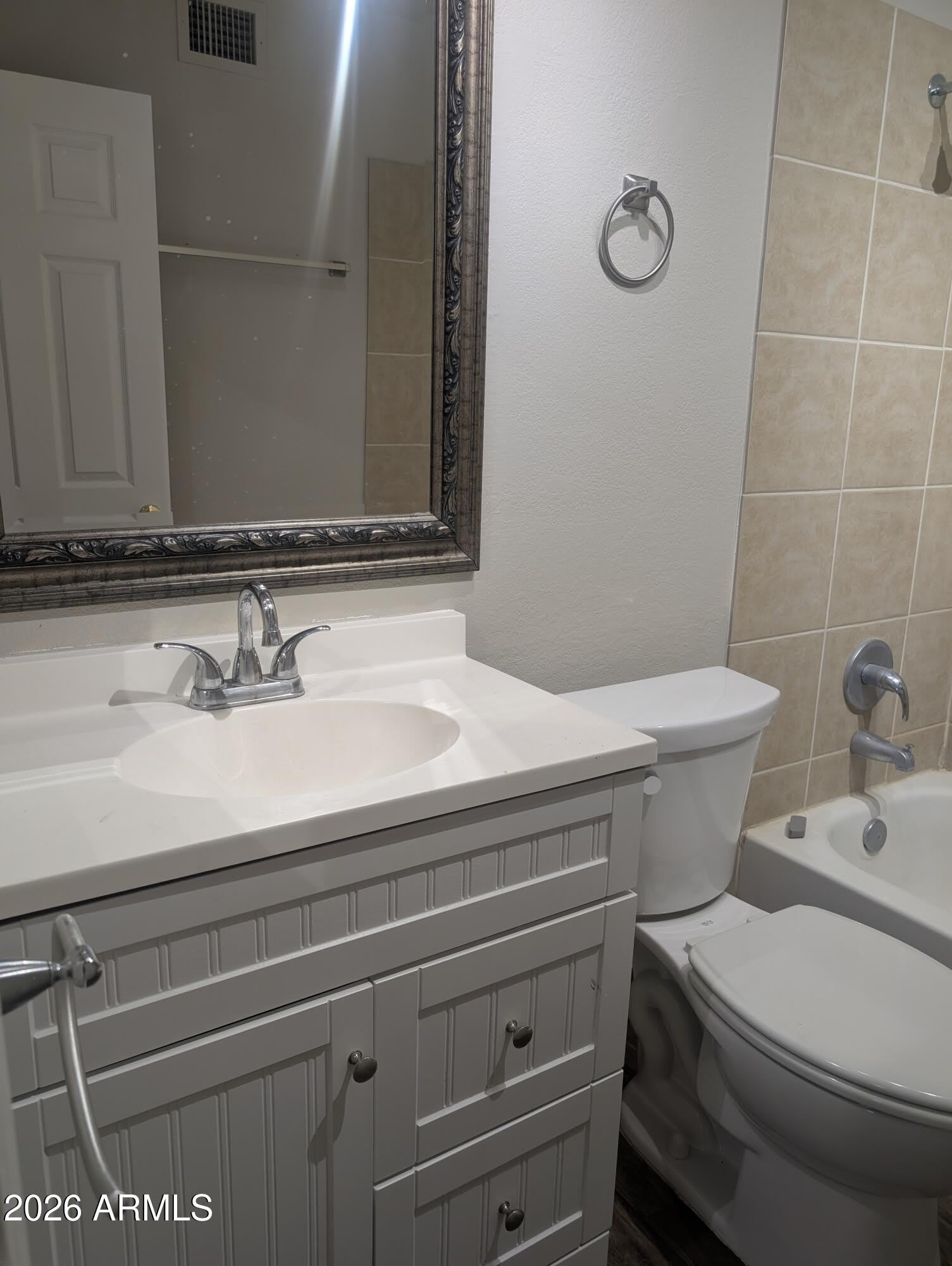 820 W UNIVERSITY Drive – photo 3