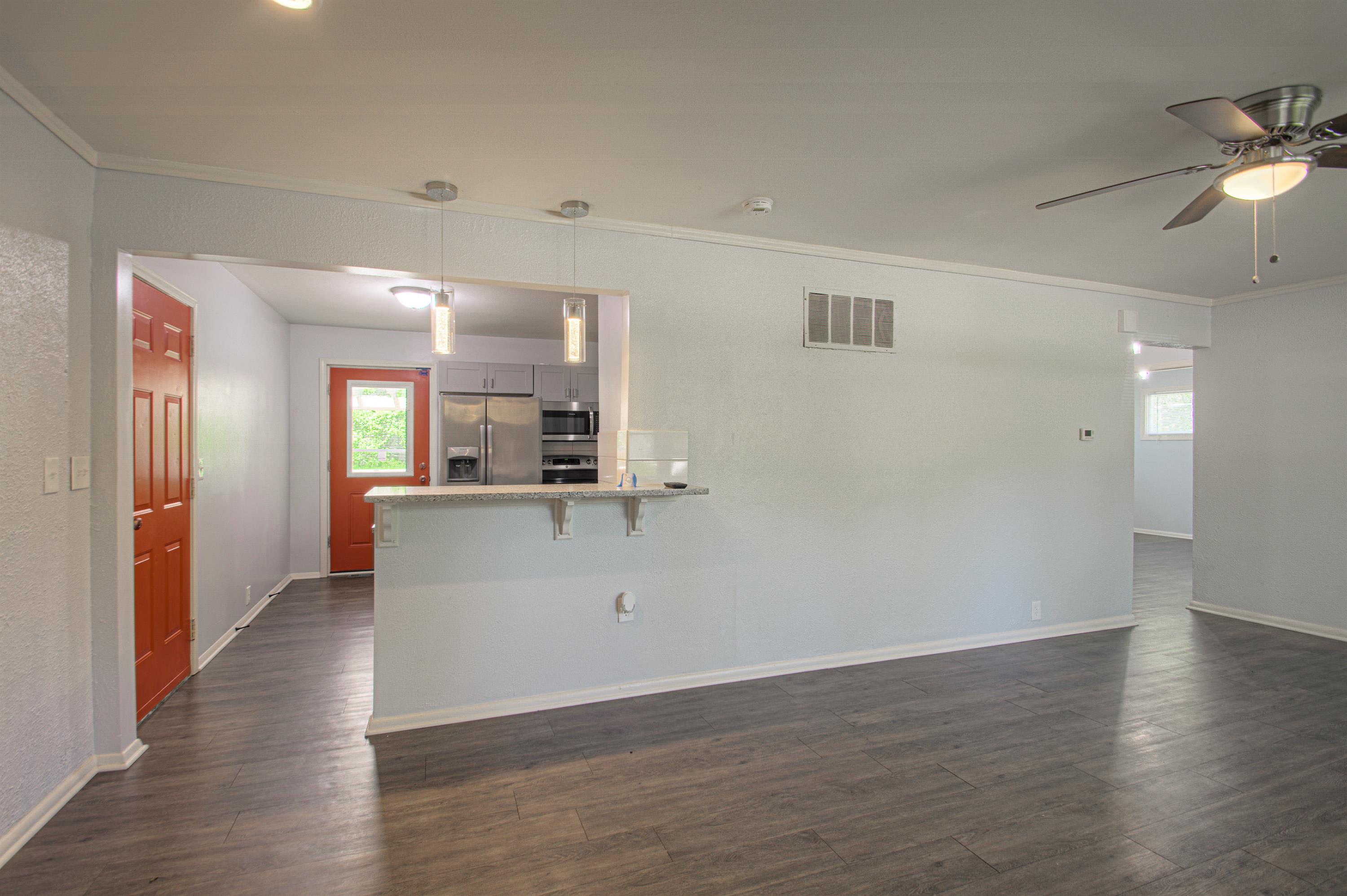10810 Ewing Avenue – photo 3