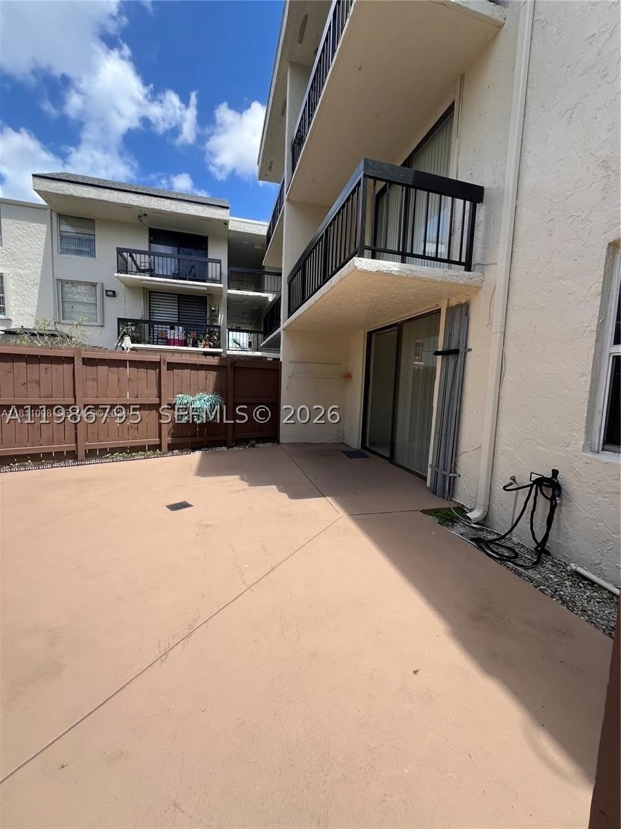 8307 SW 142nd Ave – photo 1