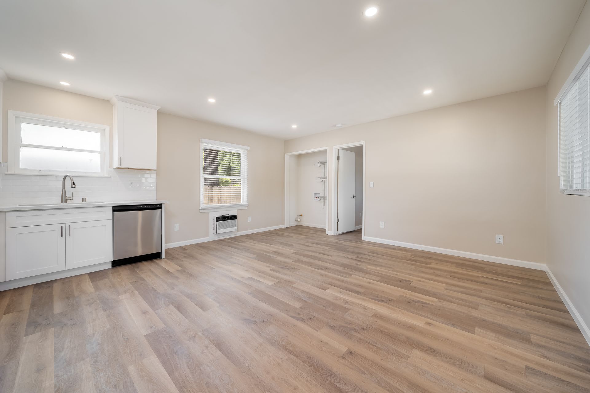 5480 Capistrano – photo 4