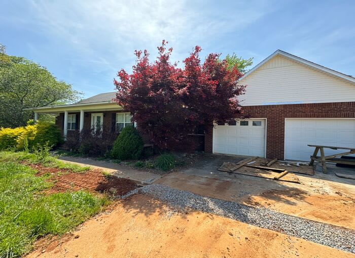 996 New Market Road – photo 1