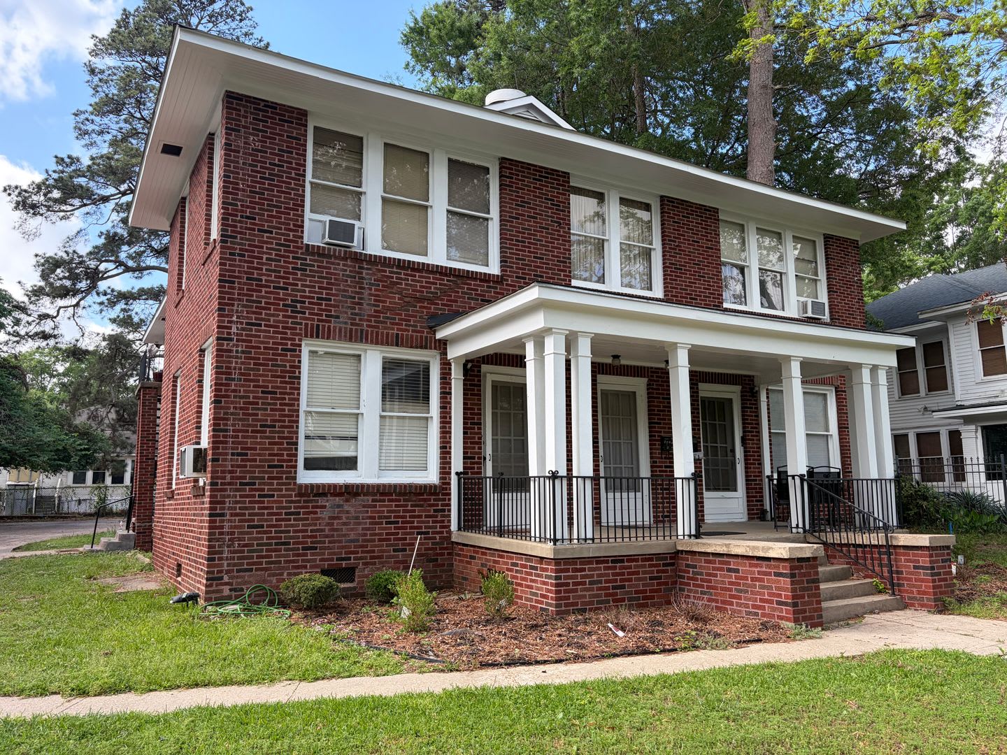 Charming 1 Bedroom Apartment in Highland – photo 1