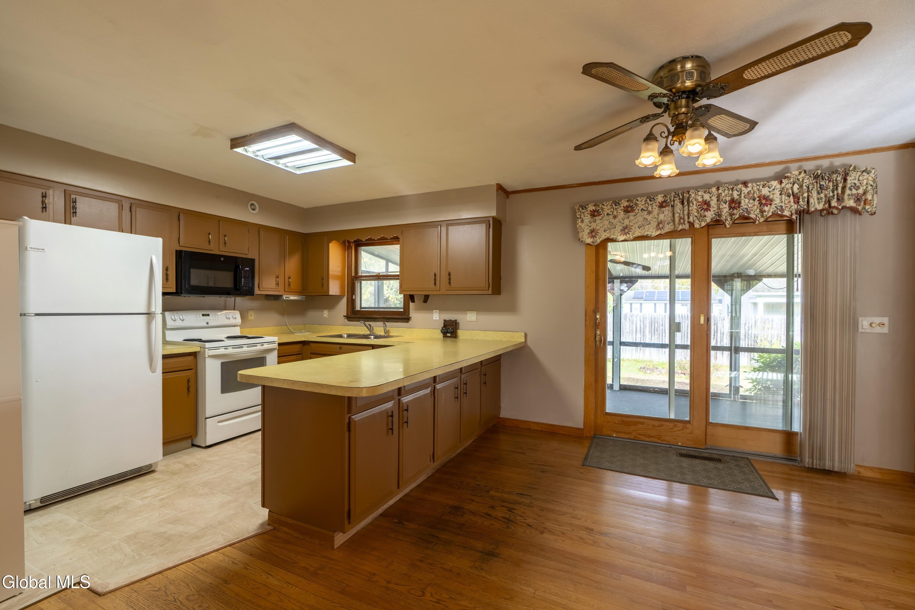 11 Keyes Street – photo 4