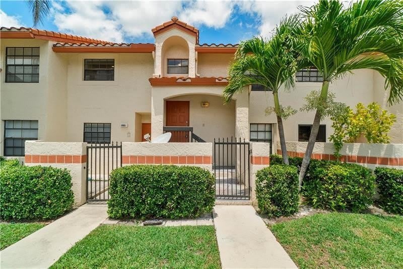 1004 Congressional Way – photo 1