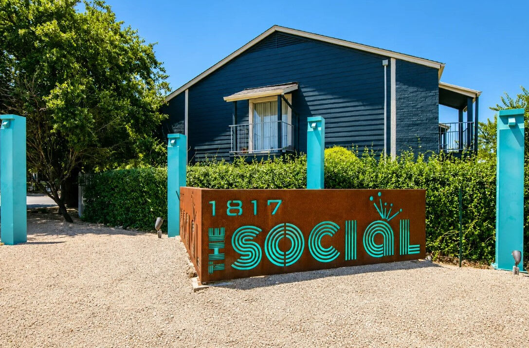 The Social – photo 1