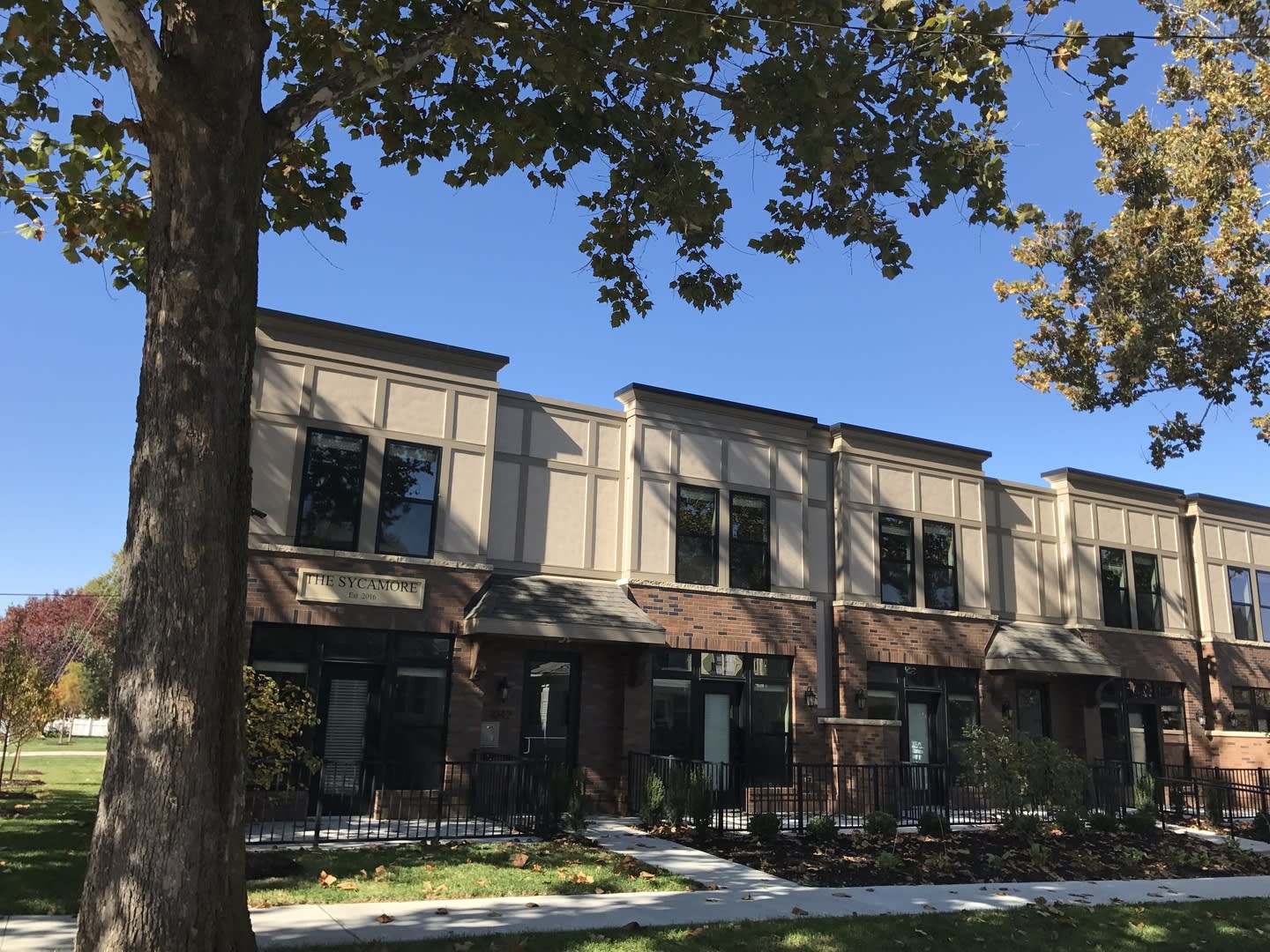 Sycamore Apartments – photo 2