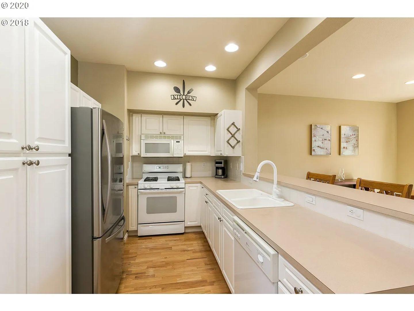 Bright & Spacious 2BR + Loft – photo 5