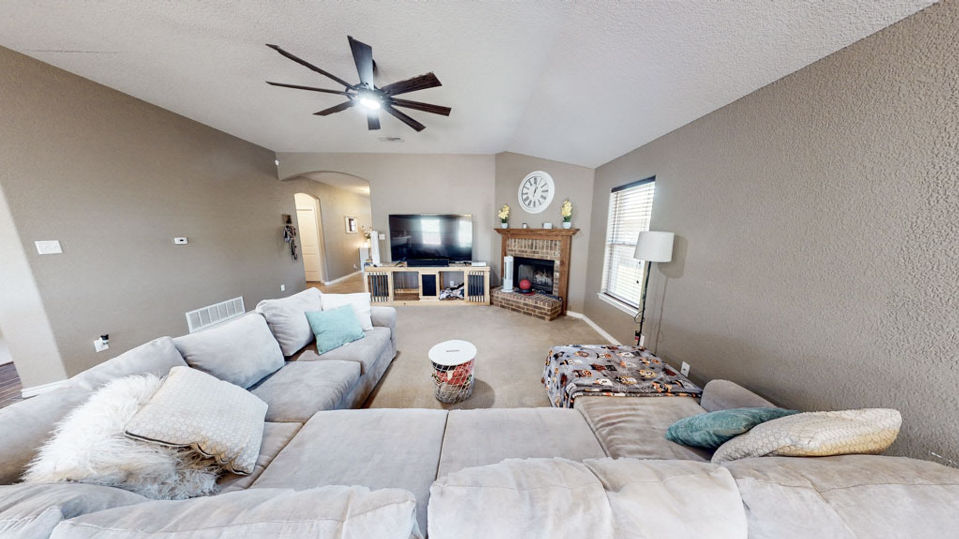 Limited Time Move In Special Two Weeks Free Rent Spacious 3 Bedroom 2 Full Bath With Attached 2 Car Garage Single Family Home In Desired Good Night Ranch – photo 5