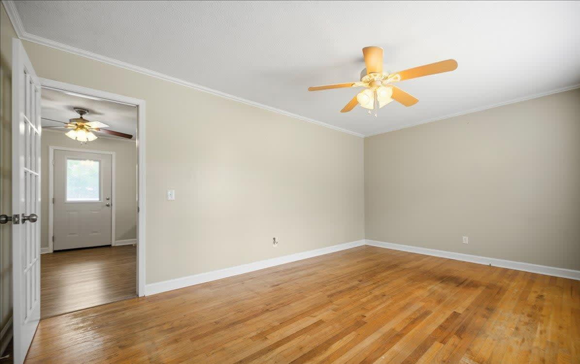 1007 Greenleaf Road – photo 3