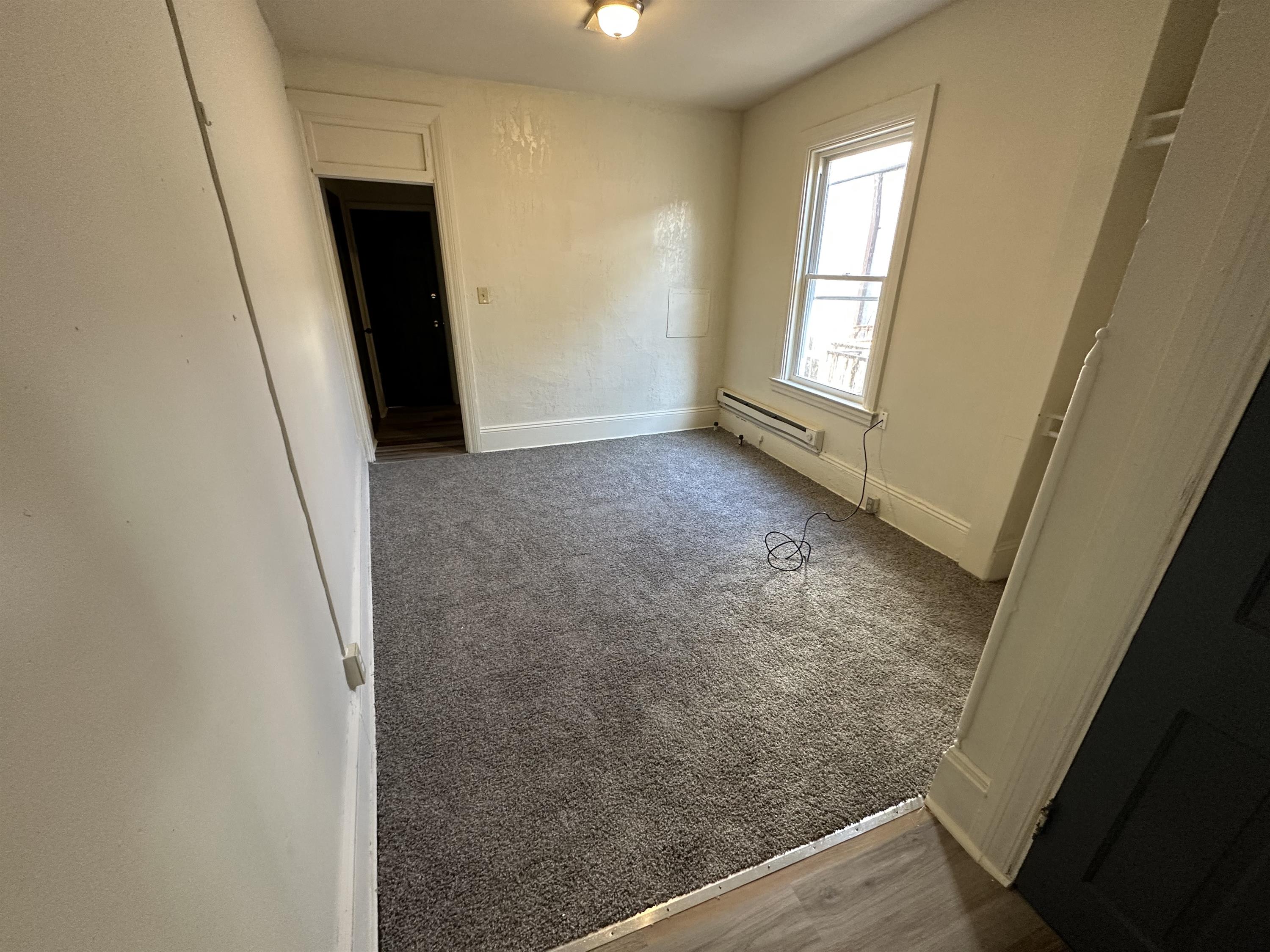 318 S Queen St. – photo 5