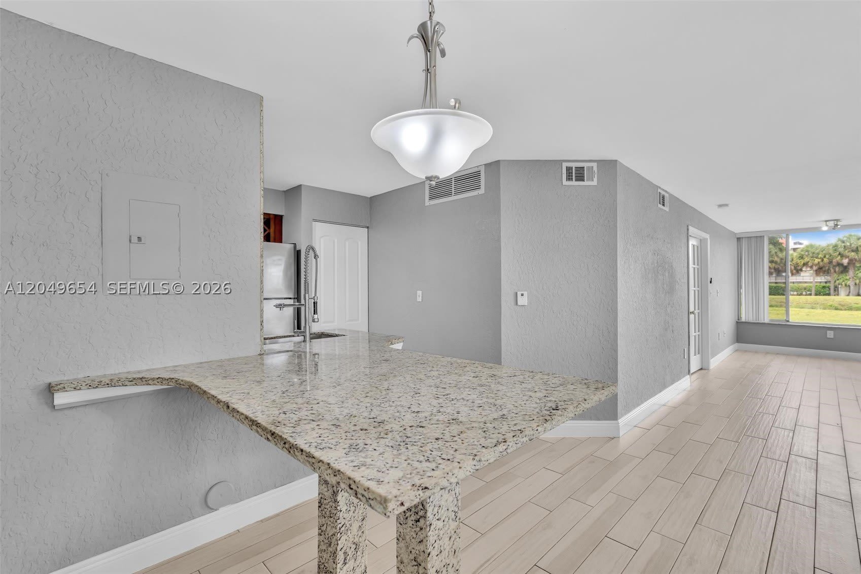 2851 N Oakland Forest Dr – photo 5