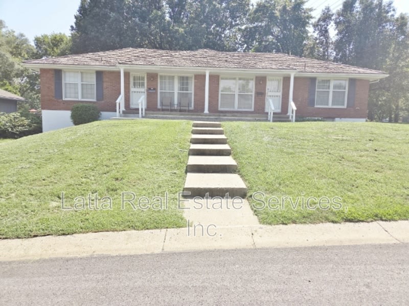 11601 E 61st St – photo 1