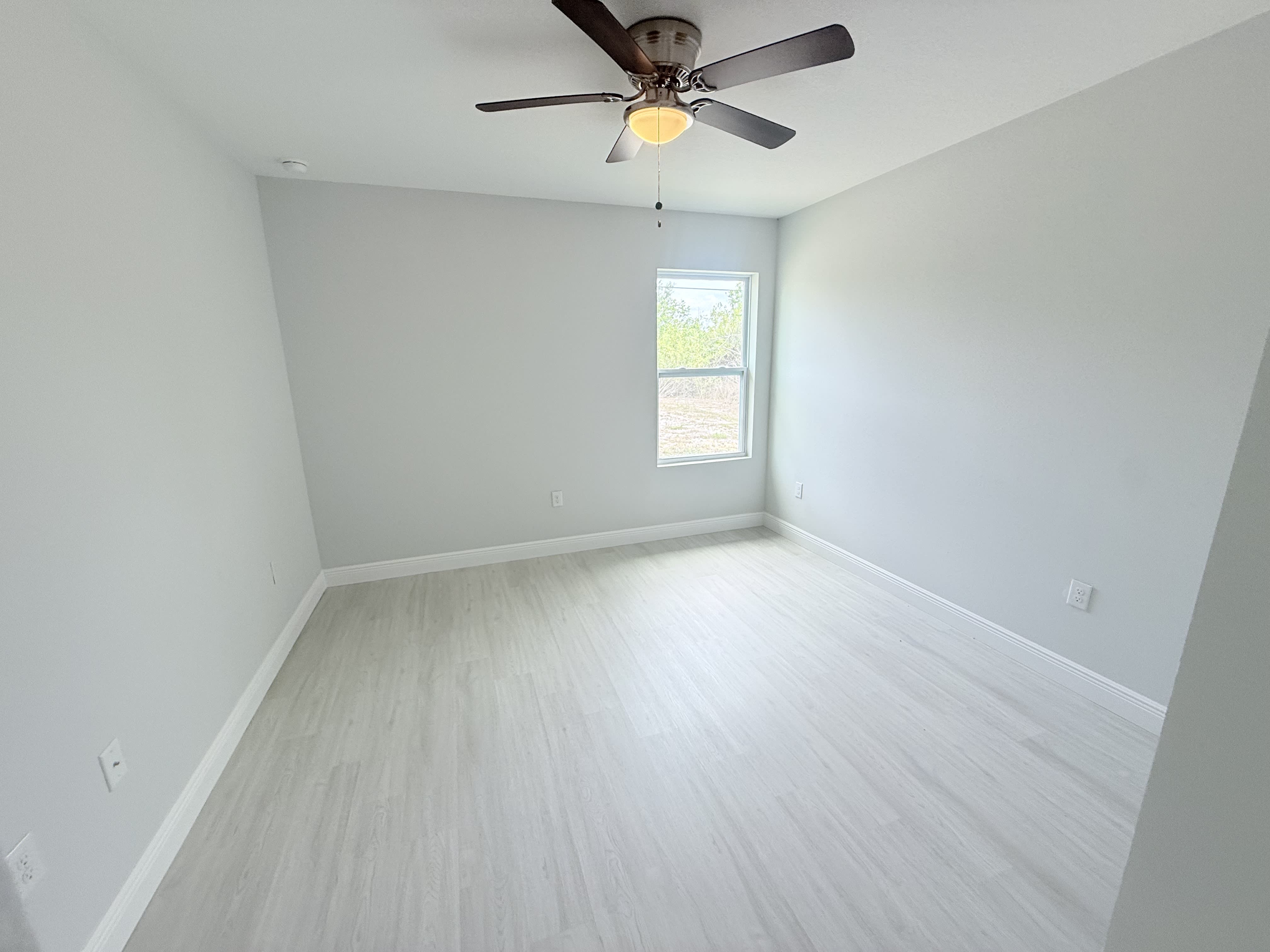 11225 Pendleton Ave – photo 3