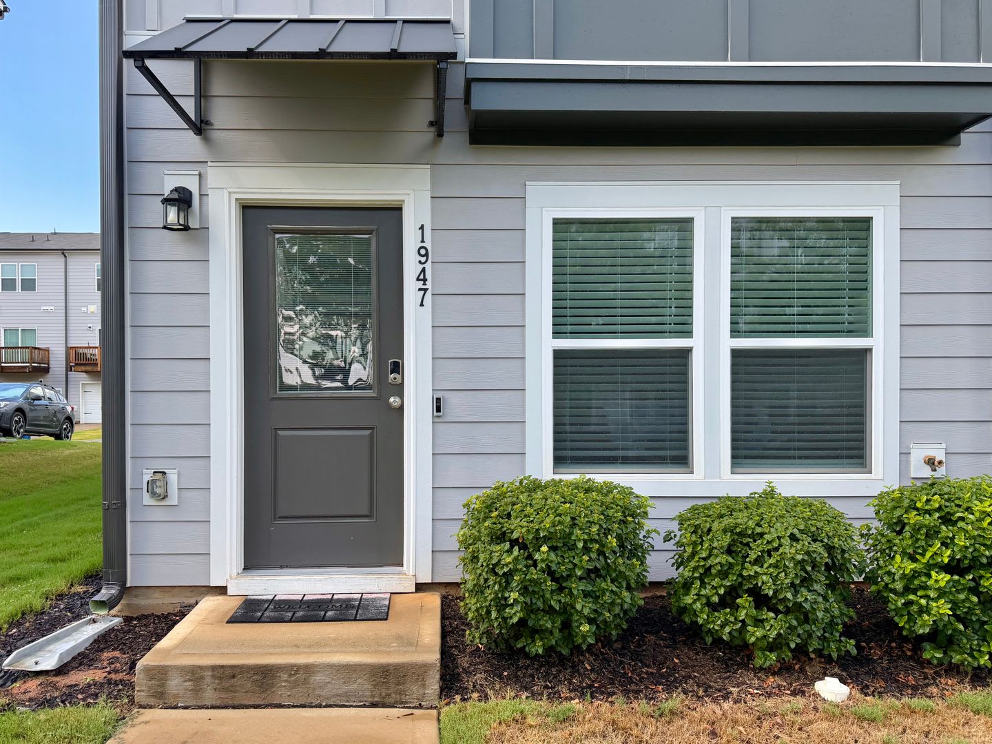 Fully Furnished 2BR/3.5BA Townhome with Garage — Minutes from Downtown Raleigh – photo 3
