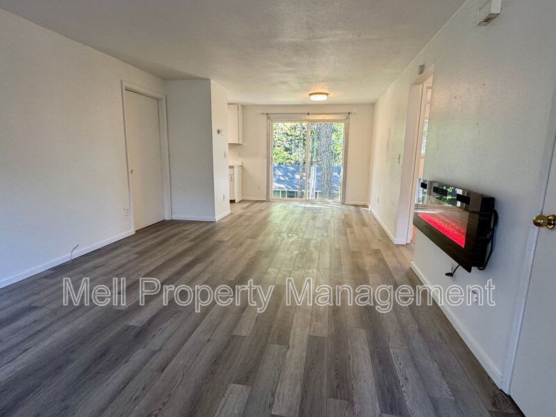 1821 Mason St – photo 4