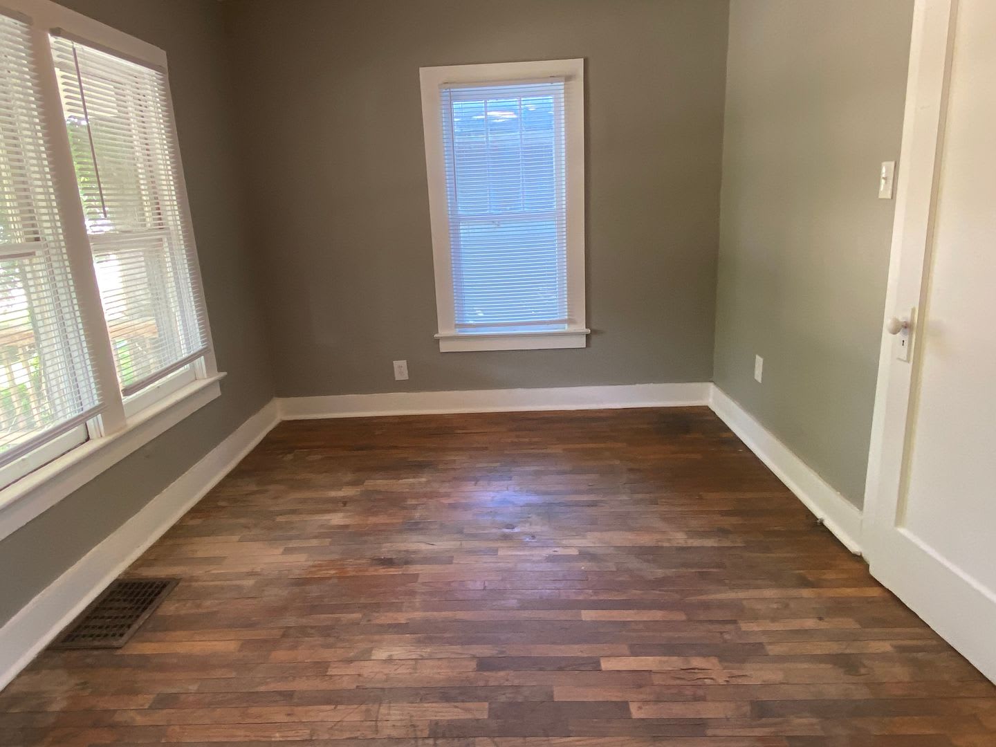 4 Bedroom, 1 Bathroom House – photo 4