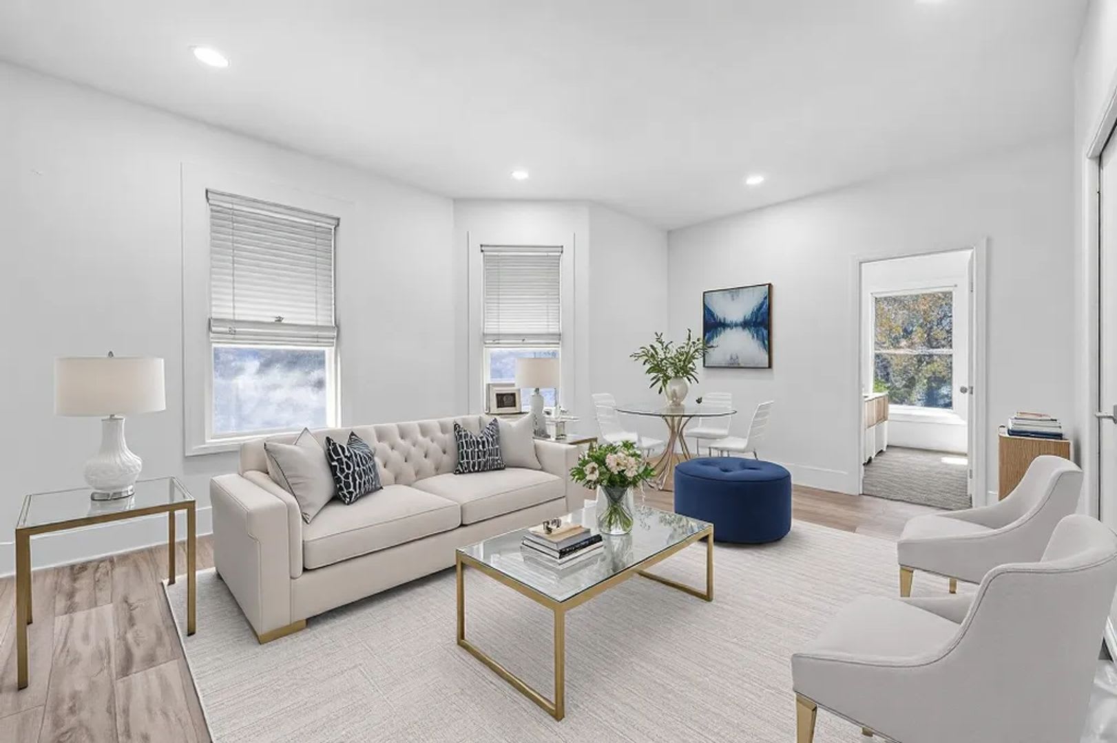 526 W Munson – photo 2
